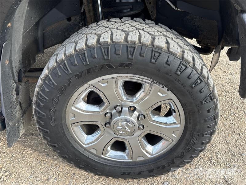 RAM 3500 4x4 Crew Cab Pickup Inne