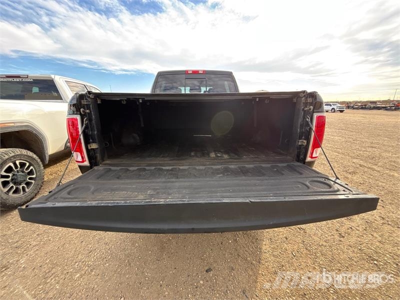 RAM 3500 4x4 Crew Cab Pickup Inne