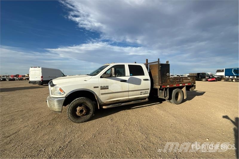 RAM 3500 4x4 Crew Cab Flatbed Truck Flatbed / Dropside trucks