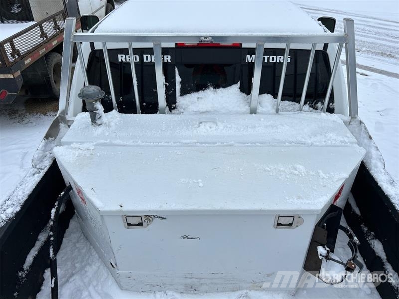 RAM 3500 4x4 Crew Cab Pickup Kita