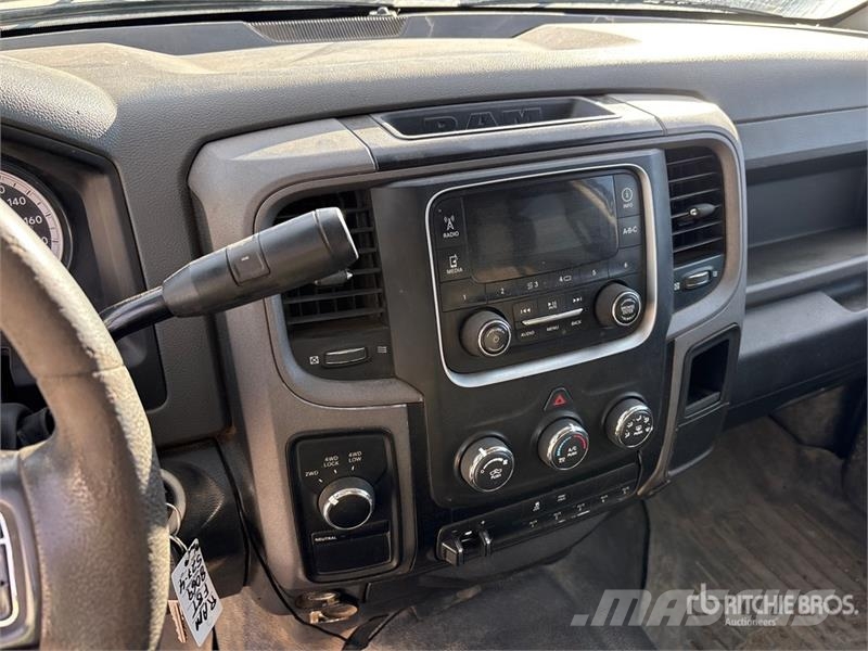 RAM 3500 4x4 Crew Cab Flatbed Truck Flatbed / Dropside trucks