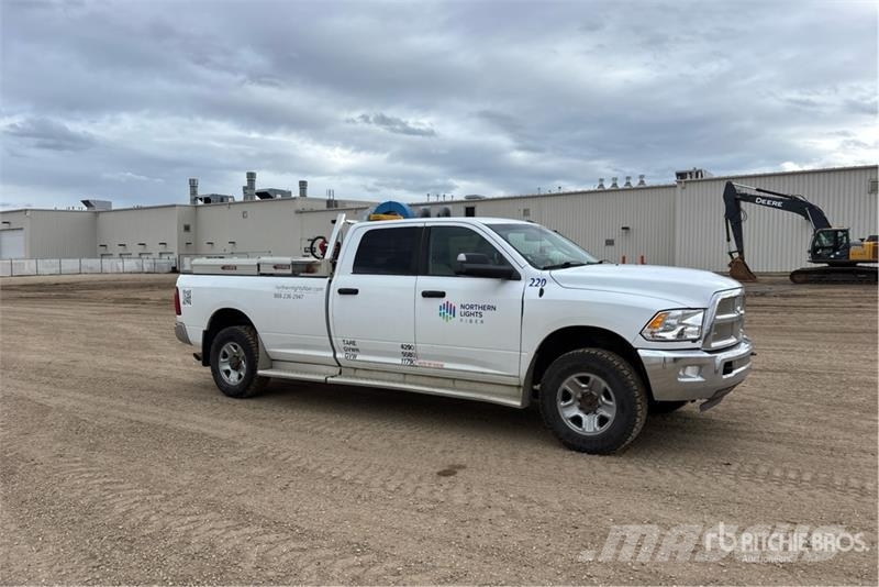 RAM 3500 4x4 Crew Cab Pickup Diger