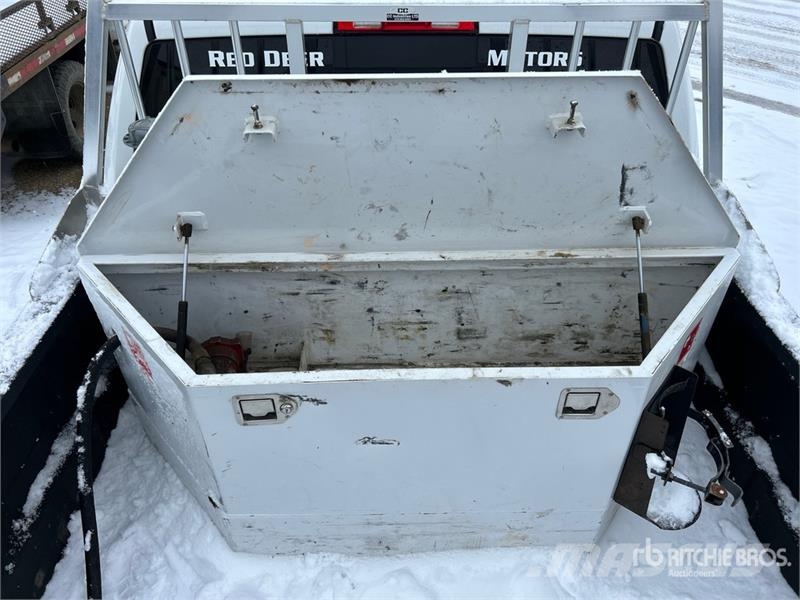 RAM 3500 4x4 Crew Cab Pickup Kita