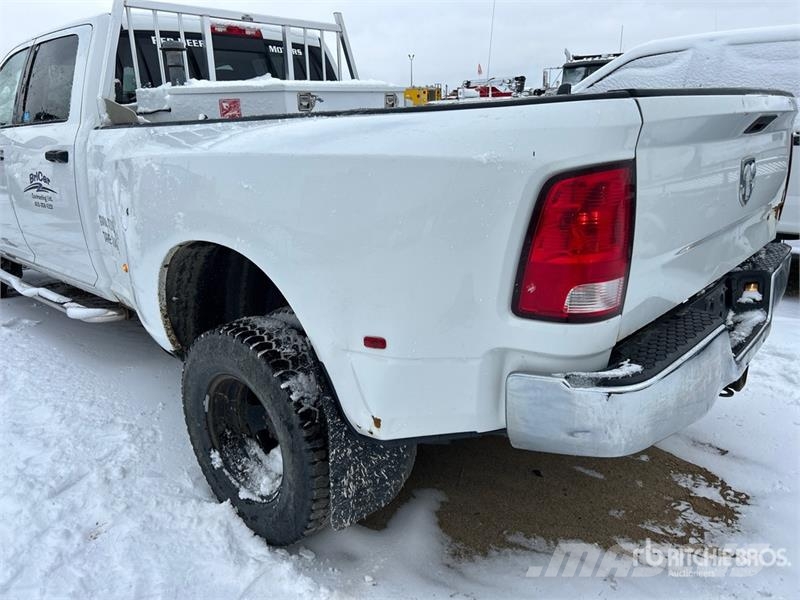 RAM 3500 4x4 Crew Cab Pickup Kita