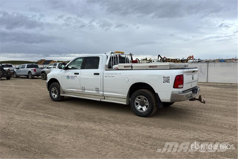 RAM 3500 4x4 Crew Cab Pickup Diger