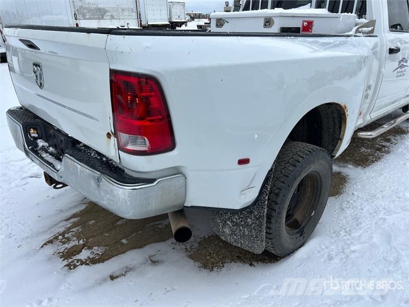 RAM 3500 4x4 Crew Cab Pickup Kita