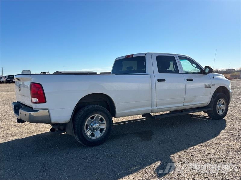 RAM 3500 4x4 Crew Cab Pickup Прочие фургоны