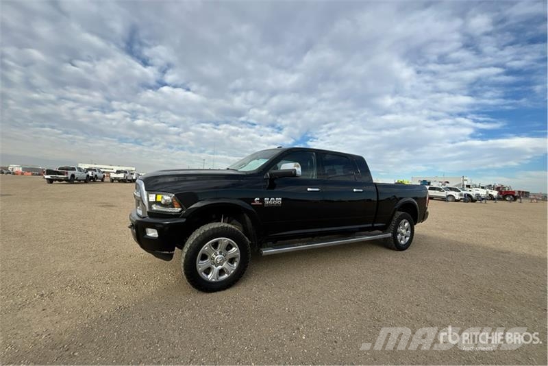 RAM 3500 4x4 Crew Cab Pickup Inne