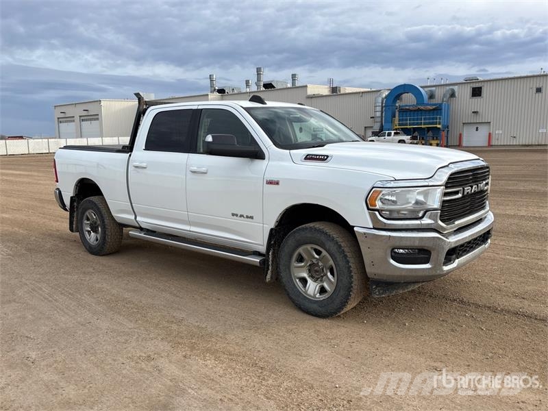 RAM 3500 4x4 Crew Cab Pickup أخرى