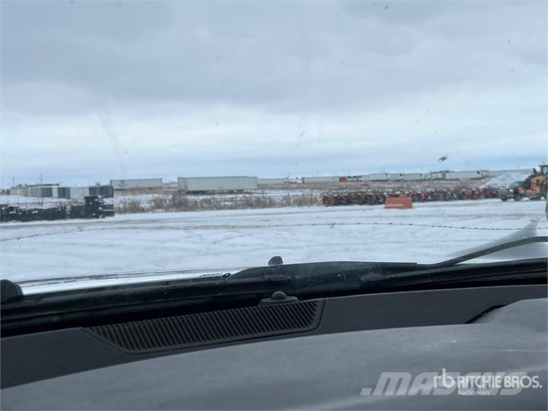 RAM 3500 4x4 Flatbed Truck Бордови