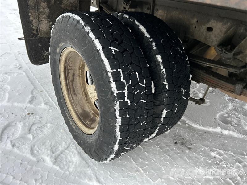 RAM 3500 4x4 Flatbed Truck Бордови