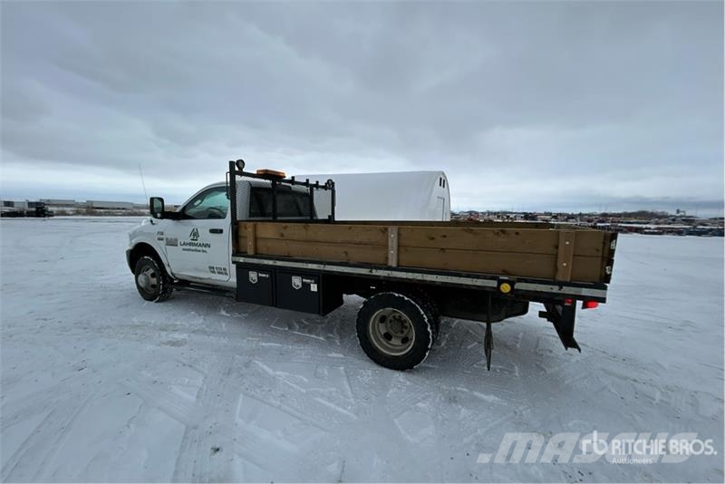 RAM 3500 4x4 Flatbed Truck Бордови