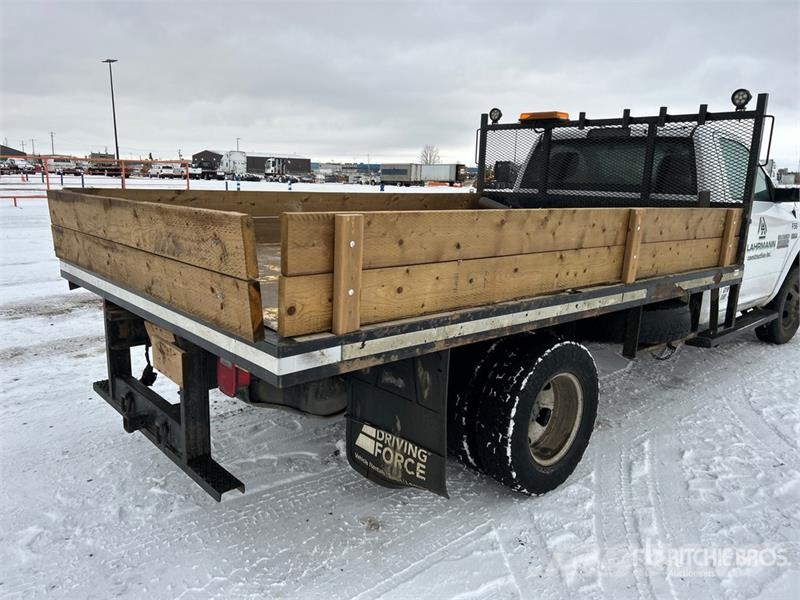 RAM 3500 4x4 Flatbed Truck Бордови