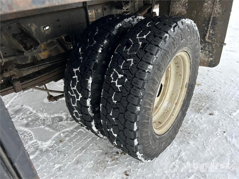 RAM 3500 4x4 Flatbed Truck Бордови