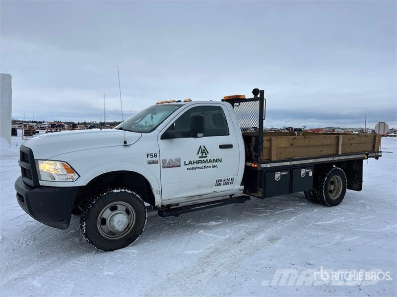 RAM 3500 4x4 Flatbed Truck Бордови