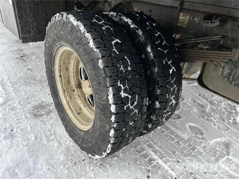 RAM 3500 4x4 Flatbed Truck Бордови