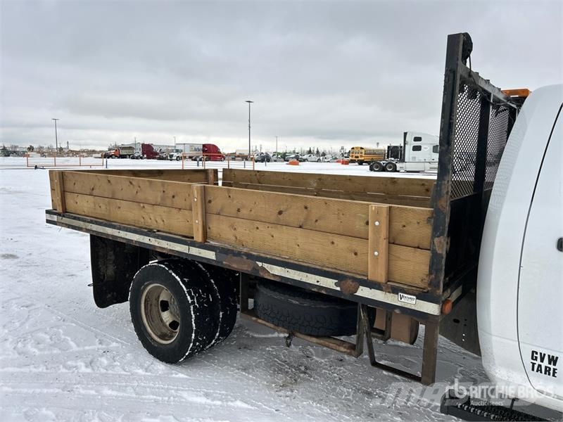 RAM 3500 4x4 Flatbed Truck Бордови