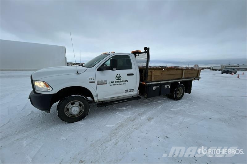 RAM 3500 4x4 Flatbed Truck Бордови