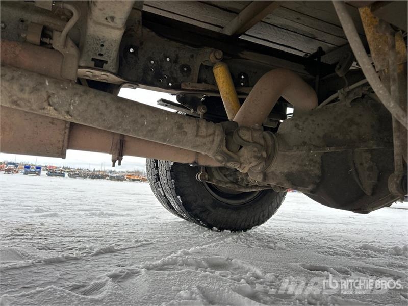 RAM 3500 4x4 Flatbed Truck Бордови