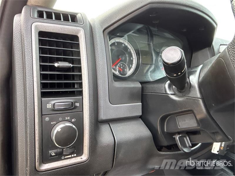 RAM 3500 4x4 Pickup Muu