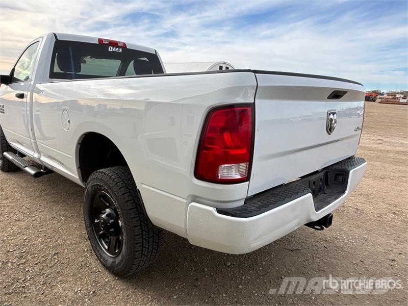 RAM 3500 4x4 Pickup Muu