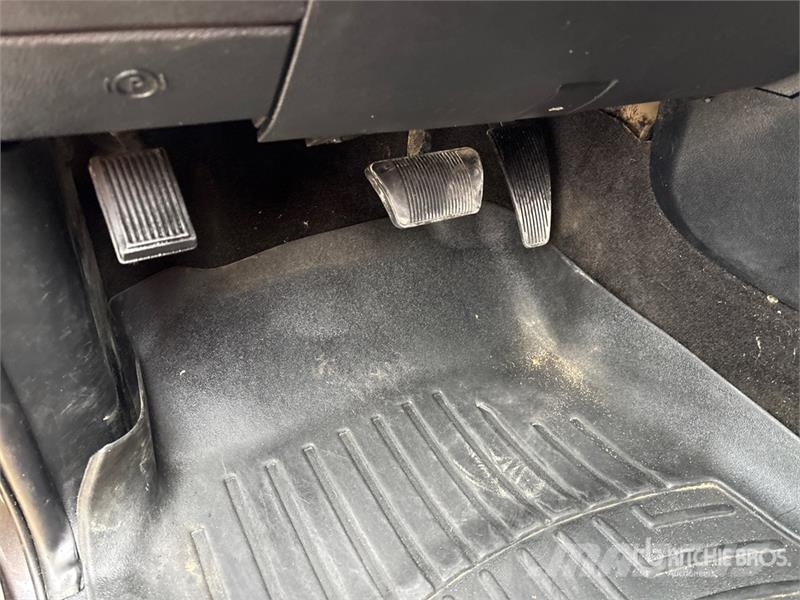 RAM 3500 Laramie 4x4 Crew Cab Pickup Autre fourgon / utilitaire