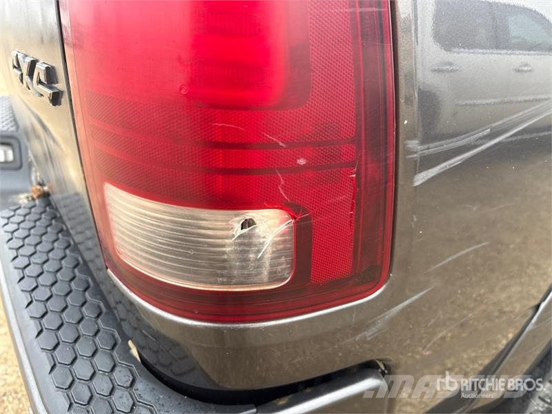 RAM 3500 Laramie 4x4 Crew Cab Pickup Autre fourgon / utilitaire