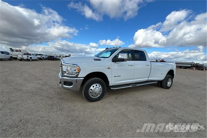 RAM 3500 Laramie 4x4 Crew Cab Pickup Інше