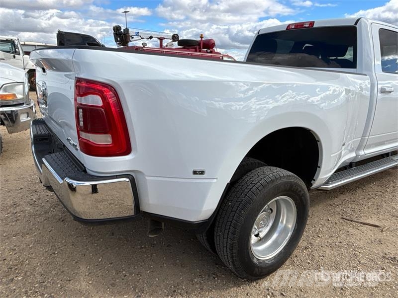 RAM 3500 Laramie 4x4 Crew Cab Pickup Інше