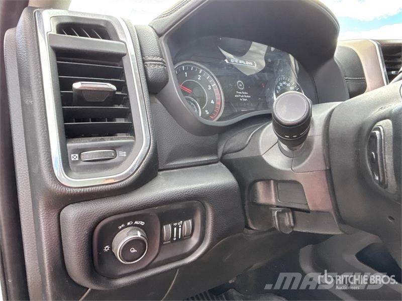 RAM 3500 Laramie 4x4 Crew Cab Pickup Інше