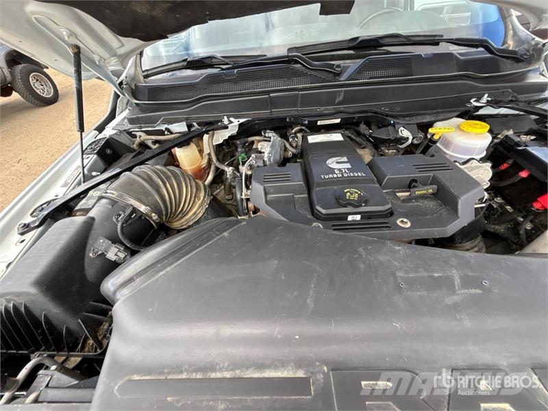 RAM 3500 Laramie 4x4 Crew Cab Pickup Інше
