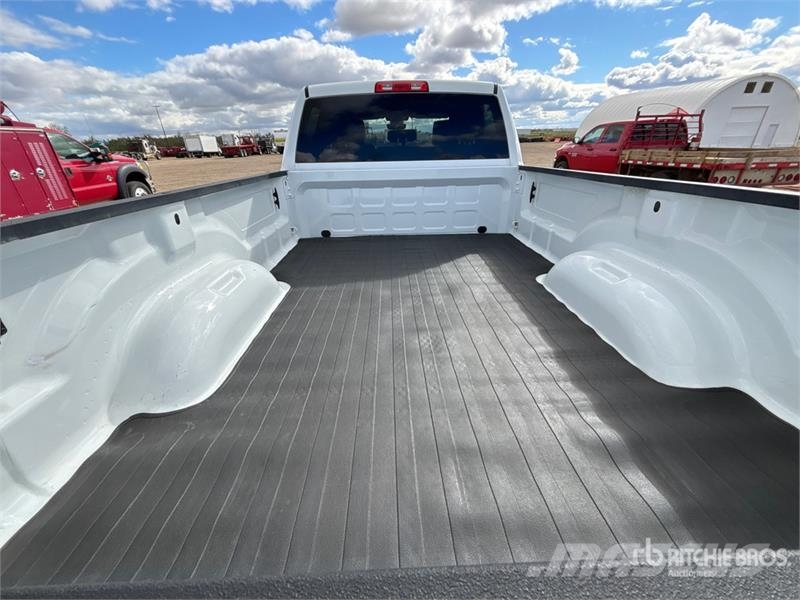 RAM 3500 Laramie 4x4 Crew Cab Pickup Інше