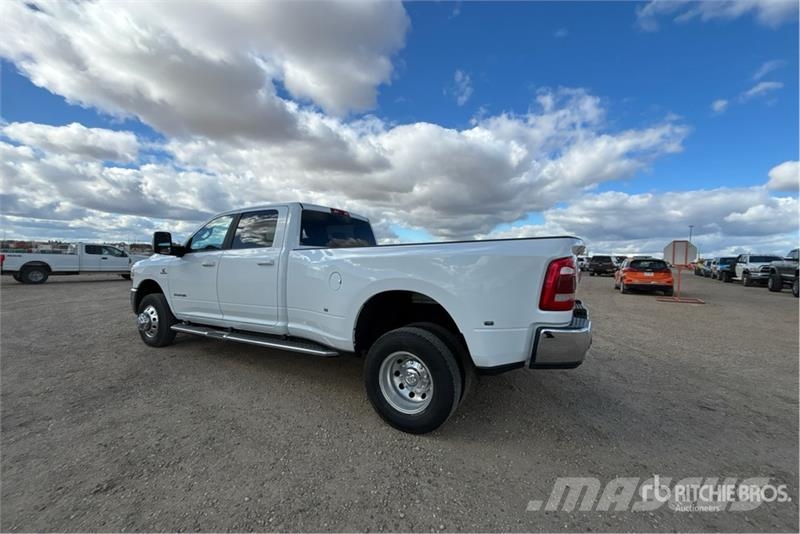 RAM 3500 Laramie 4x4 Crew Cab Pickup Інше