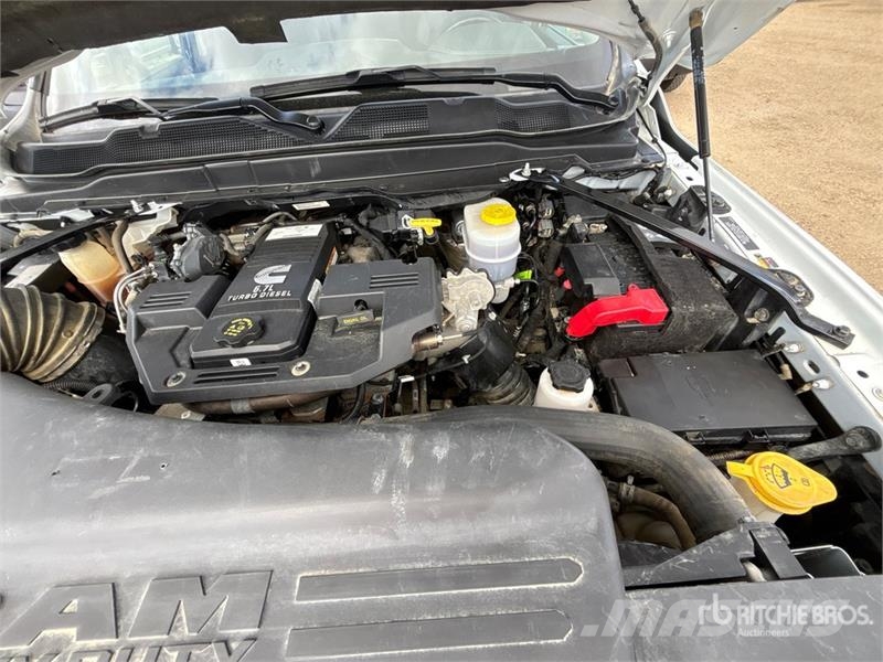 RAM 3500 Laramie 4x4 Crew Cab Pickup Інше