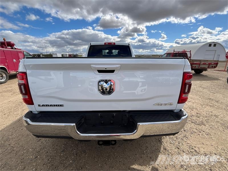 RAM 3500 Laramie 4x4 Crew Cab Pickup Інше