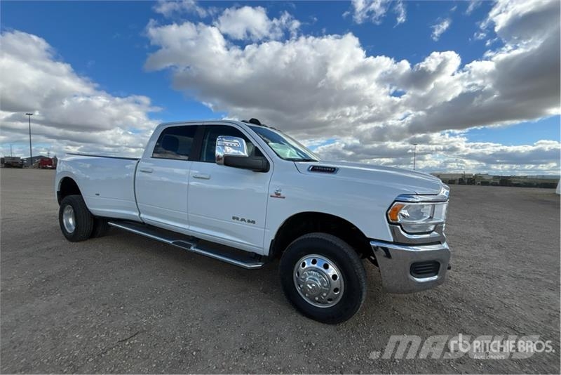 RAM 3500 Laramie 4x4 Crew Cab Pickup Інше
