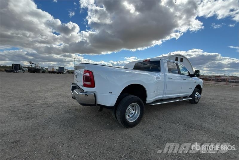 RAM 3500 Laramie 4x4 Crew Cab Pickup Інше