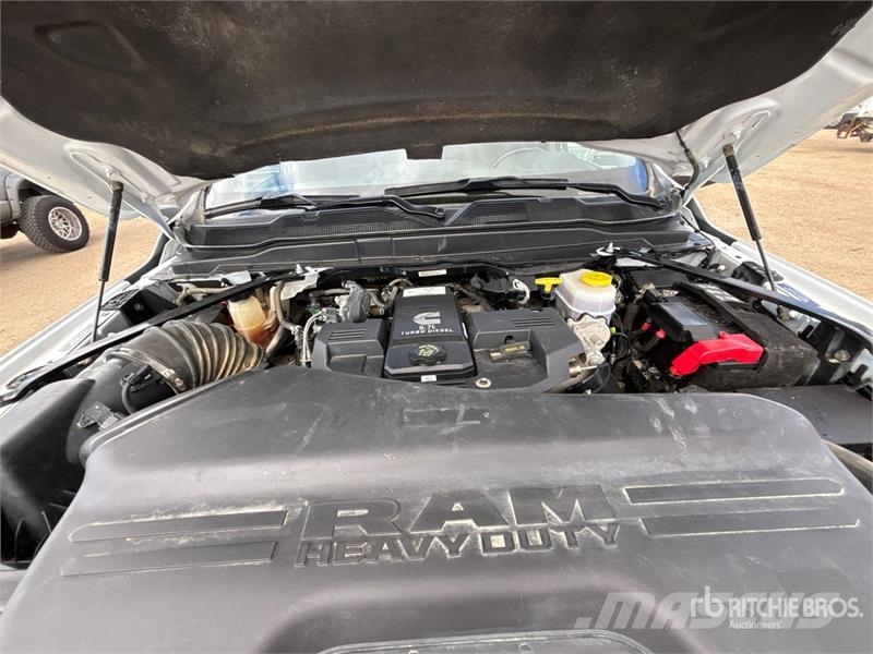 RAM 3500 Laramie 4x4 Crew Cab Pickup Інше