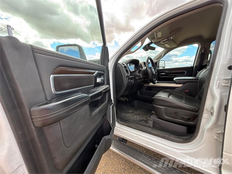 RAM 3500 Laramie 4x4 Crew Cab Pickup Інше