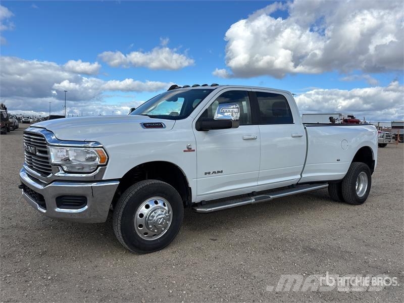 RAM 3500 Laramie 4x4 Crew Cab Pickup Інше