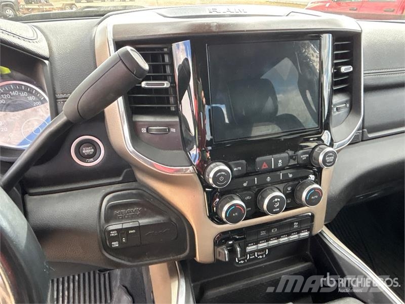 RAM 3500 Laramie 4x4 Crew Cab Pickup Інше