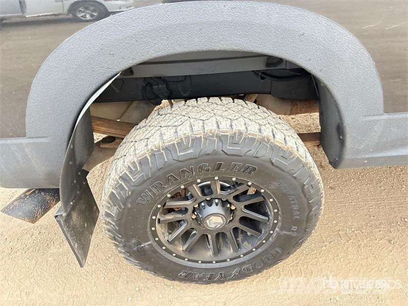 RAM 3500 Limited 4x4 Crew Cab Pickup Egyéb