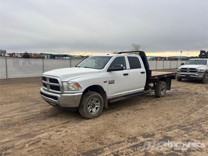 RAM 3500 SLE 4x4 Crew Cab Flatbed Truck Camiones plataforma