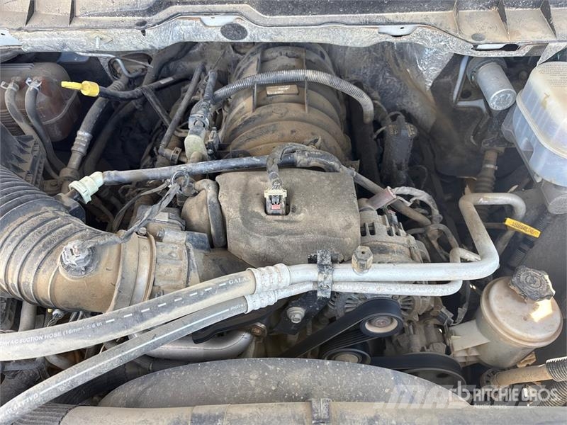RAM 3500 SLE 4x4 Crew Cab Flatbed Truck (Inoperable) Tovornjaki s kesonom/platojem