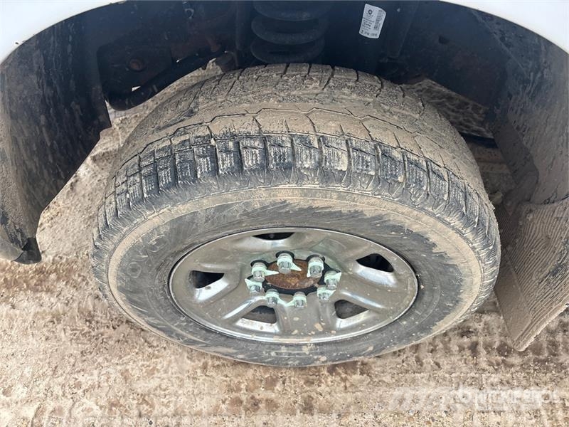 RAM 3500 SLE 4x4 Crew Cab Flatbed Truck Camiones plataforma