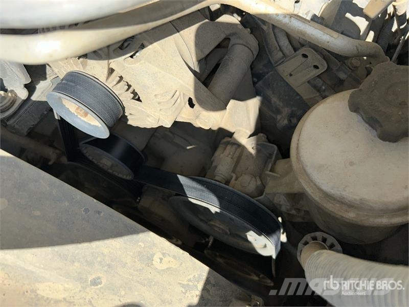 RAM 3500 SLT 4x4 Crew Cab Pickup Andere Transporter