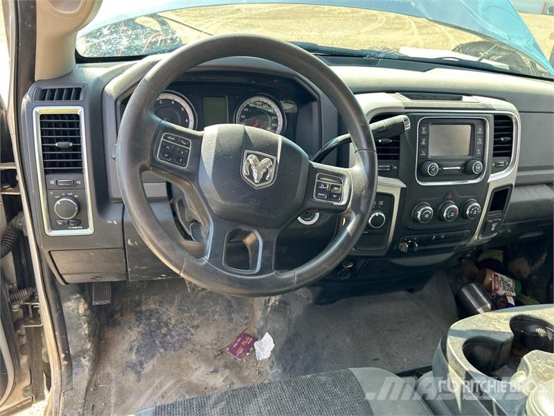 RAM 3500 SLT 4x4 Crew Cab Pickup Andere Transporter