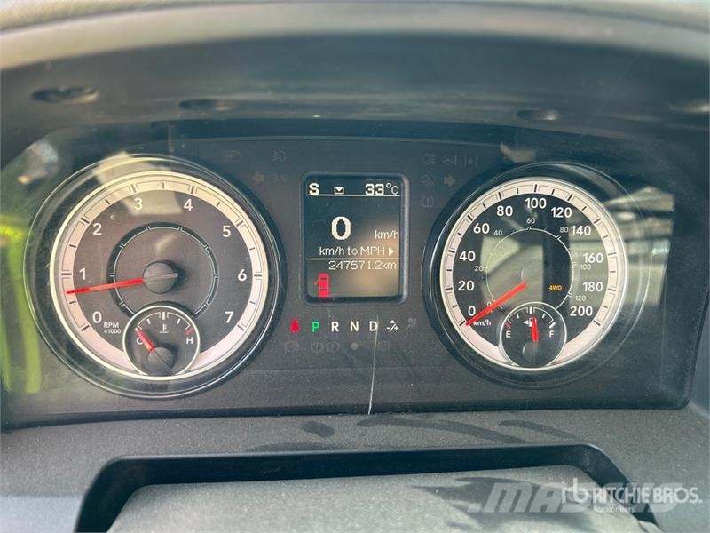 RAM 3500 SLT 4x4 Crew Cab Pickup Andere Transporter