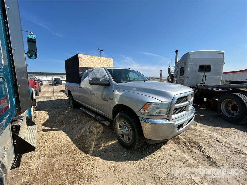 RAM 3500 SLT 4x4 Crew Cab Pickup Andere Transporter