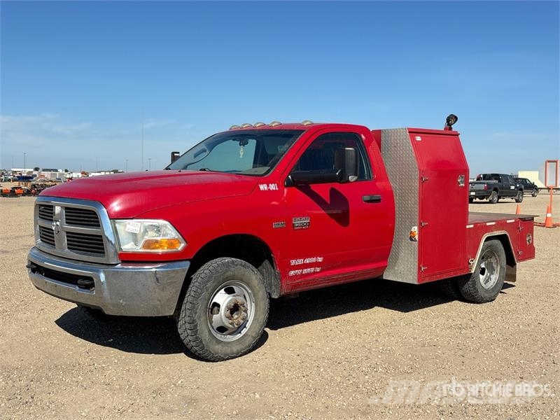 RAM 3500HD 플랫베드/드롭사이드 트럭